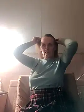 Snapshot of Evelina_cute chatting on January 10, 2025, 10:46 pm Evelina cute online show from January 10, 2025, 10:46 pm