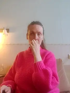 Evelina cute online show from February 5, 2026, 7:02 am