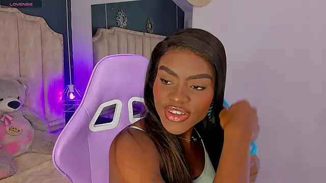 Snapshot of IsabellaBromsS chatting on January 20, 2025, 9:32 pm IsabellaBromsS online show from January 20, 2025, 9:32 pm