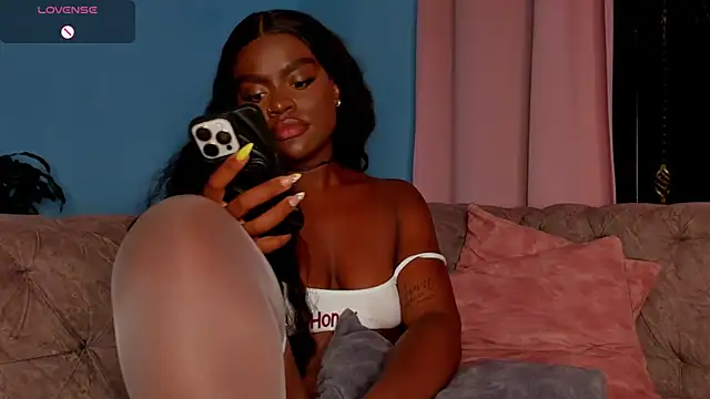 Snapshot of IsabellaBromsS chatting on May 15, 2026, 11:01 pm IsabellaBromsS online show from May 15, 2026, 11:01 pm