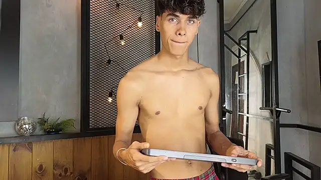 andrewortix online show from March 10, 2026, 4:28 am