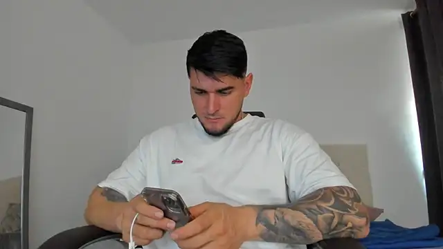 Teilor Creed online show from November 30, 2025, 7:07 pm