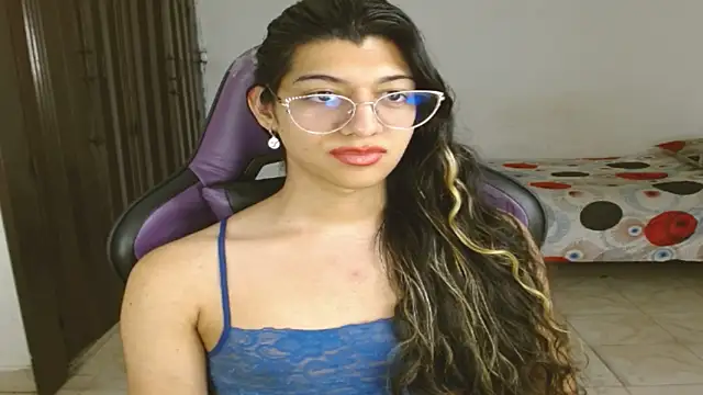 engielphoenis14 online show from September 15, 2025, 10:21 pm