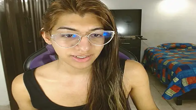 Snapshot of engielphoenis14 chatting on July 6, 2026, 9:50 pm engielphoenis14 online show from July 6, 2026, 9:50 pm