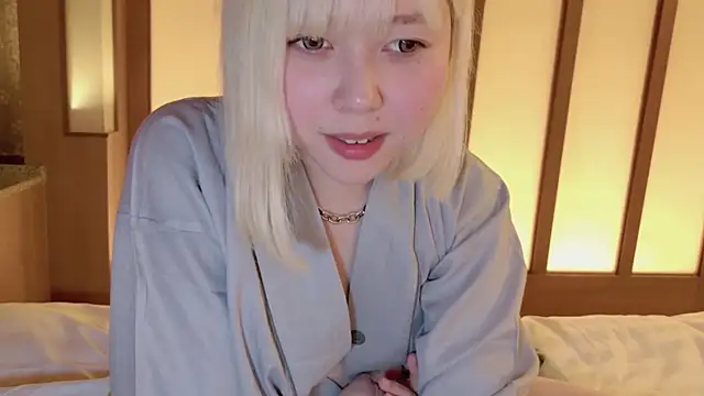 NANAchan R online show from February 11, 2025, 5:29 pm