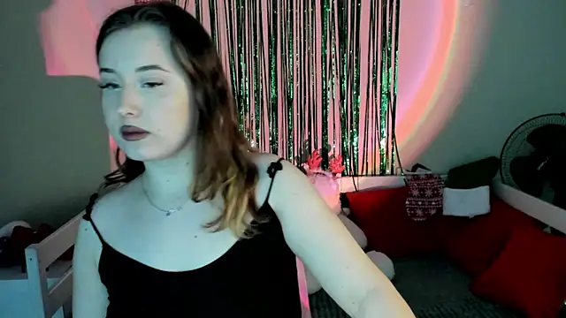 Snapshot of Emily_Gin chatting on January 4, 2025, 8:28 am Emily Gin online show from January 4, 2025, 8:28 am