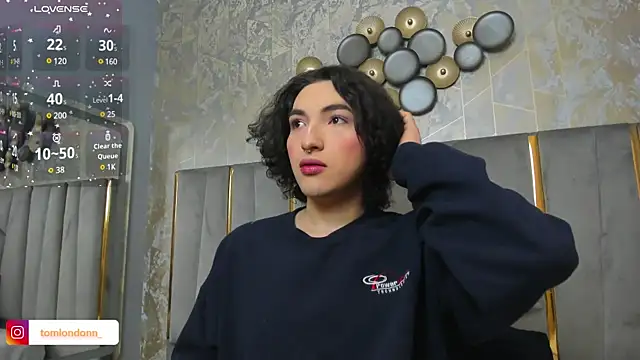 TomLondon  online show from February 19, 2025, 11:38 am