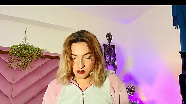 TomLondon  online show from October 14, 2025, 11:22 am