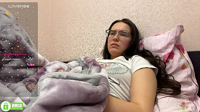 Snapshot of the_princese chatting on February 7, 2025, 7:49 pm the princese online show from February 7, 2025, 7:49 pm