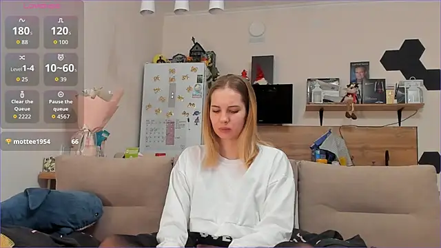 Girl alone home online show from March 26, 2026, 3:50 pm