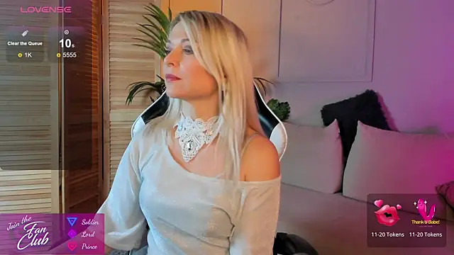 Gloria Lovely online show from December 16, 2024, 11:22 am