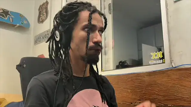 Snapshot of hotcamboy420 chatting on January 9, 2025, 5:13 am hotcamboy420 online show from January 9, 2025, 5:13 am