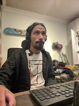 Snapshot of hotcamboy420 chatting on January 15, 2025, 5:08 am hotcamboy420 online show from January 15, 2025, 5:08 am