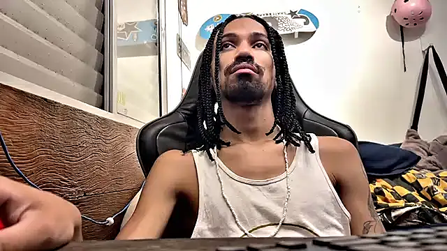 Snapshot of hotcamboy420 chatting on February 6, 2025, 10:53 pm hotcamboy420 online show from February 6, 2025, 10:53 pm