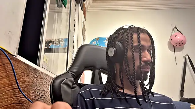 Snapshot of hotcamboy420 chatting on February 11, 2025, 4:01 am hotcamboy420 online show from February 11, 2025, 4:01 am