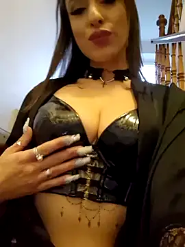 Snapshot of LydiaMaus96 chatting on January 6, 2025, 8:35 am LydiaMaus96 online show from January 6, 2025, 8:35 am