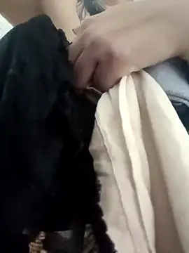 karlamorris  online show from September 27, 2025, 12:10 pm