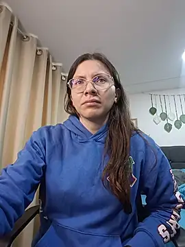 karlamorris  online show from November 29, 2025, 7:06 pm