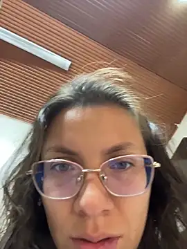 karlamorris  online show from February 27, 2026, 1:11 pm