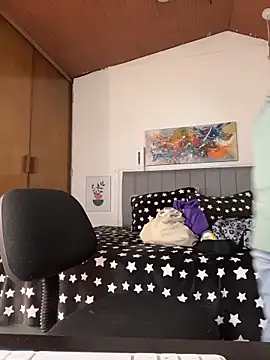 karlamorris  online show from March 4, 2026, 1:17 pm