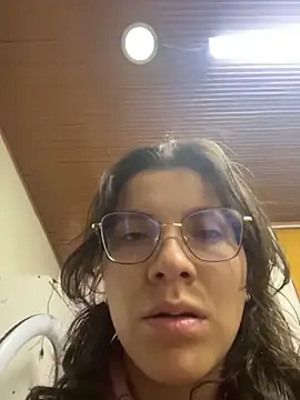 karlamorris  online show from April 15, 2026, 1:29 pm