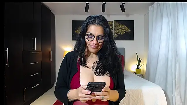 Snapshot of Lust_Mom41 chatting on May 22, 2026, 10:15 pm Lust Mom41 online show from May 22, 2026, 10:15 pm