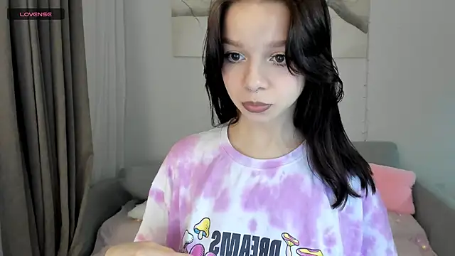 crystal lilith online show from January 18, 2026, 5:06 pm