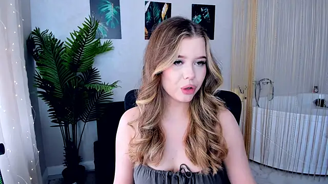 Snapshot of FollowLovee chatting on February 16, 2025, 11:38 am FollowLovee online show from February 16, 2025, 11:38 am