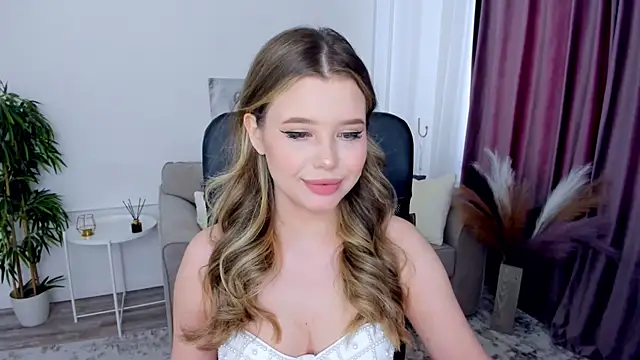 Snapshot of FollowLovee chatting on March 15, 2025, 12:45 pm FollowLovee online show from March 15, 2025, 12:45 pm