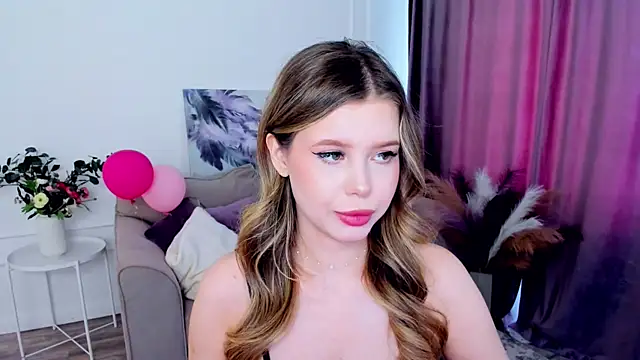 Snapshot of FollowLovee chatting on September 19, 2025, 11:44 am FollowLovee online show from September 19, 2025, 11:44 am