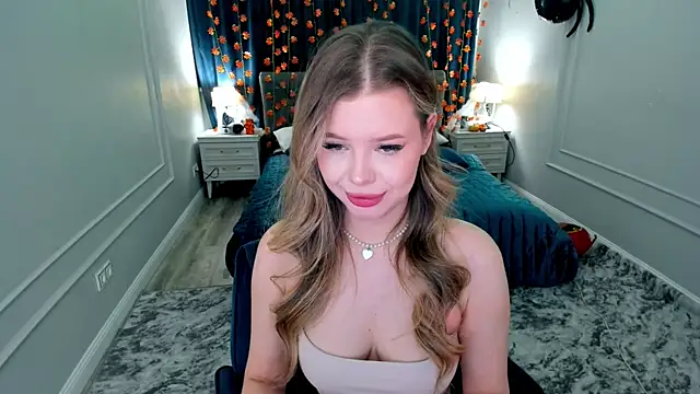 Snapshot of FollowLovee chatting on October 24, 2025, 8:05 pm FollowLovee online show from October 24, 2025, 8:05 pm