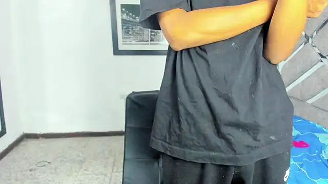 EvaxEmma online show from October 11, 2025, 1:31 pm