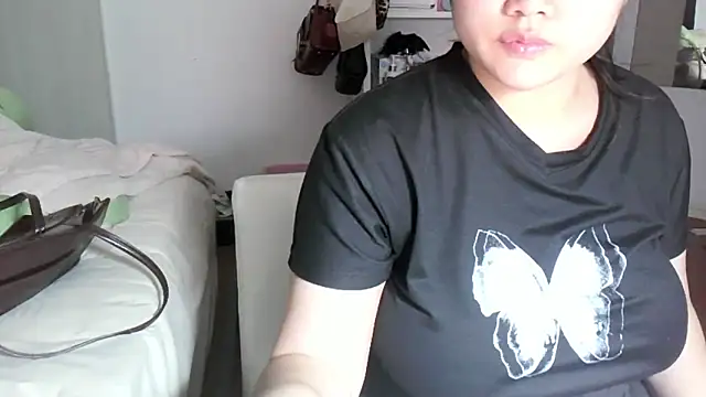 iamMalixxx online show from March 26, 2026, 2:11 pm