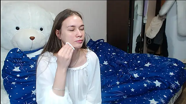 leila bambi  online show from January 28, 2025, 4:29 am