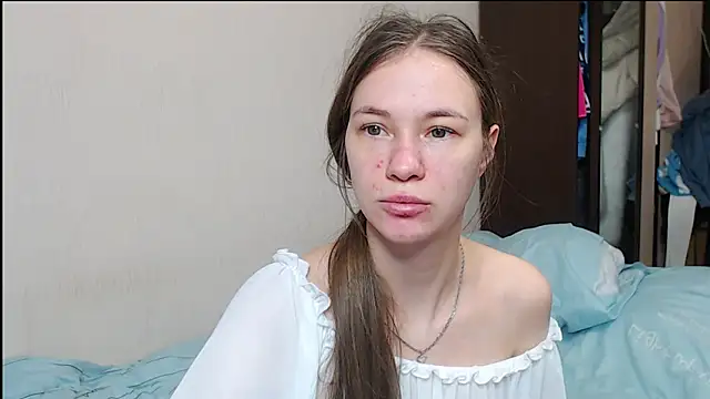 leila bambi  online show from February 10, 2025, 2:05 pm