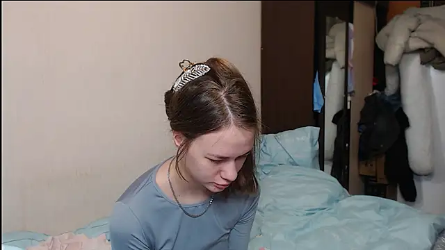 leila bambi  online show from February 16, 2025, 7:05 pm