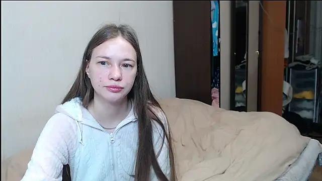 leila bambi  online show from March 18, 2025, 9:21 pm