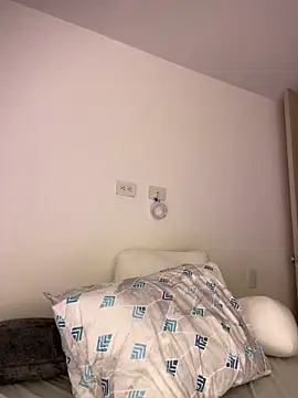 Latina vanessa online show from March 3, 2025, 10:42 pm