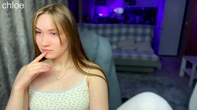 ChloeMillerMeow online show from October 7, 2025, 7:11 pm