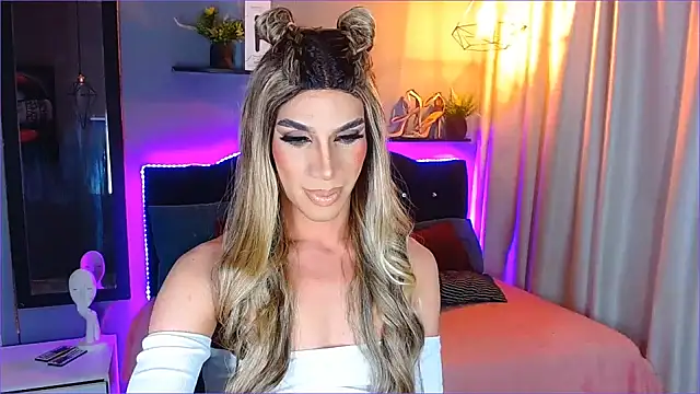 camila hootie online show from December 24, 2024, 3:16 am