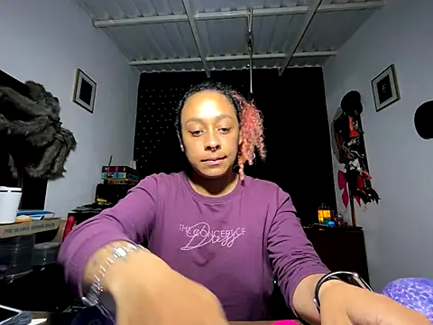 Snapshot of Cata_Blue__ chatting on October 16, 2025, 2:18 pm Cata Blue online show from October 16, 2025, 2:18 pm