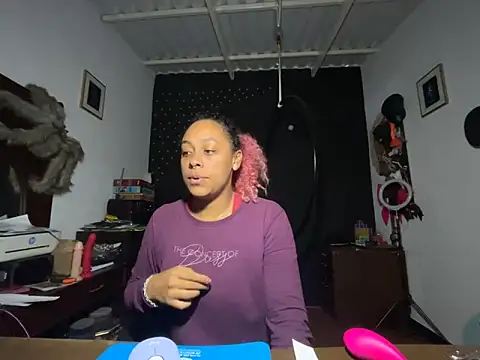 Snapshot of Cata_Blue__ chatting on October 29, 2025, 3:14 pm Cata Blue online show from October 29, 2025, 3:14 pm