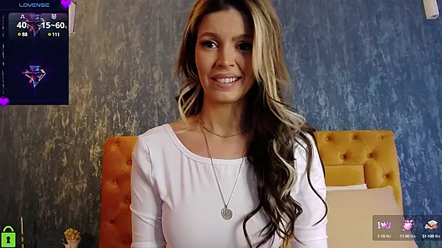 Snapshot of EvaDiamondXX chatting on March 22, 2025, 1:30 pm EvaDiamondXX online show from March 22, 2025, 1:30 pm