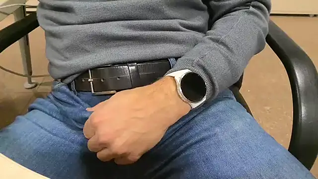 alessandroman2114 online show from November 7, 2025, 5:24 pm