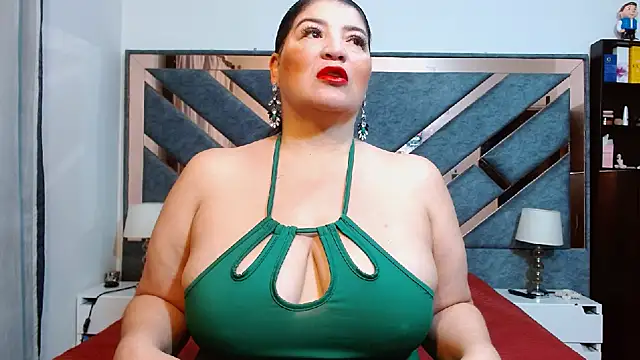 KarlaTesg online show from November 26, 2025, 9:43 am