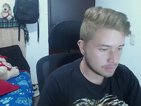 JOHANLEON1 online show from October 3, 2025, 2:47 pm