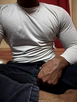 Snapshot of mrtoy121 chatting on October 19, 2025, 7:14 pm mrtoy121 online show from October 19, 2025, 7:14 pm