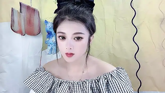 Snapshot of VIWVI chatting on October 15, 2025, 5:29 am VIWVI online show from October 15, 2025, 5:29 am
