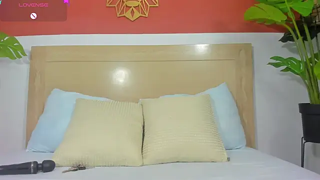 Snapshot of lili_cardenas_ chatting on April 1, 2026, 2:34 am lili cardenas online show from April 1, 2026, 2:34 am