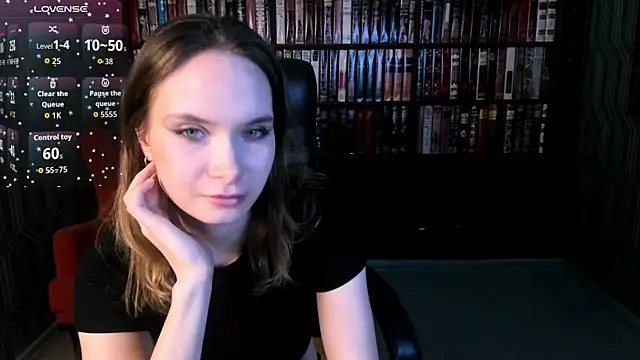 LinaVolberg online show from November 30, 2025, 12:53 pm